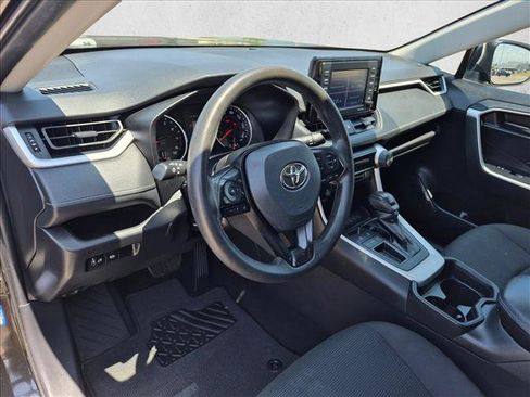 Used 2021 Toyota RAV4 LE FWD image 10