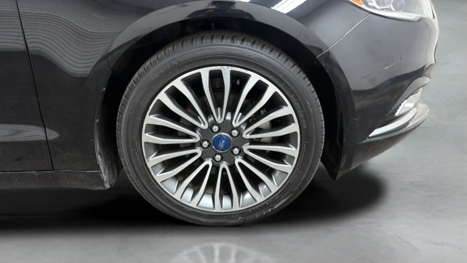 Used 2017 Ford Fusion SE w/ Fusion SE Technology Package FWD image 24