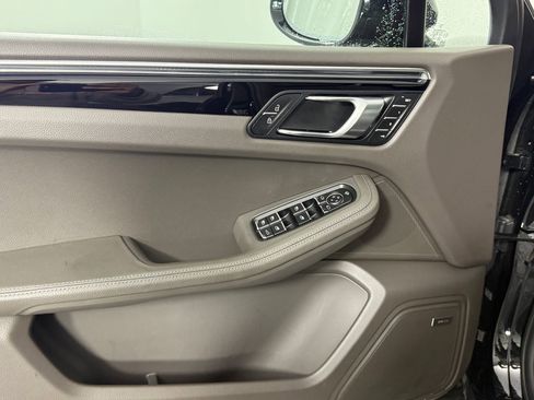 New 2025 Porsche Macan image 14