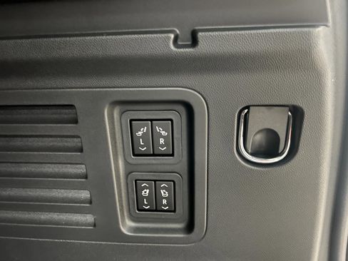 New 2026 Chevrolet Traverse RS w/ LPO, Floor Liner Package AWD/4WD image 79