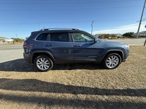 Certified 2020 Jeep Cherokee Limited image 8