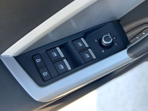 Certified 2025 Audi Q3 2.0T Premium Plus w/ Premium Plus Package image 13