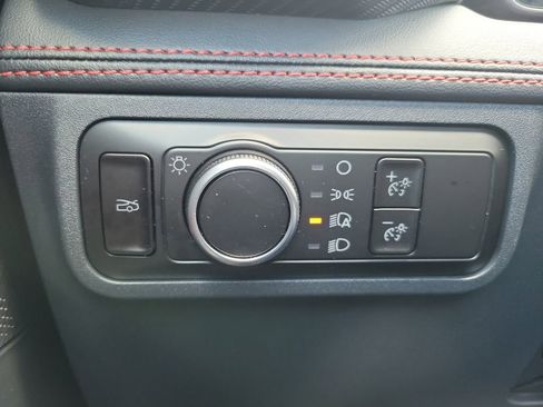 Used 2025 Ford Mustang Premium image 24