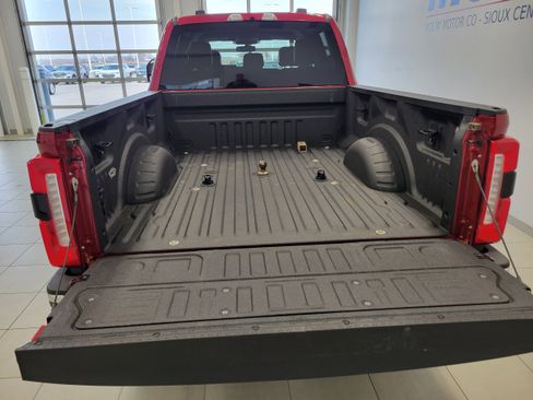 Used 2023 Ford F350 Lariat image 13