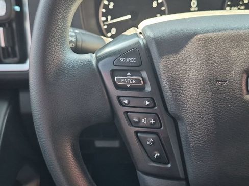 Certified 2025 Nissan Frontier SV RWD image 18