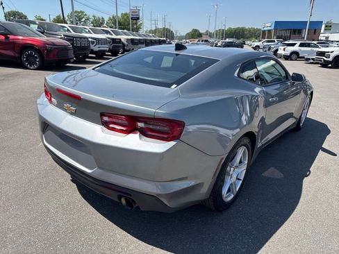 Used 2023 Chevrolet Camaro LT RWD image 5