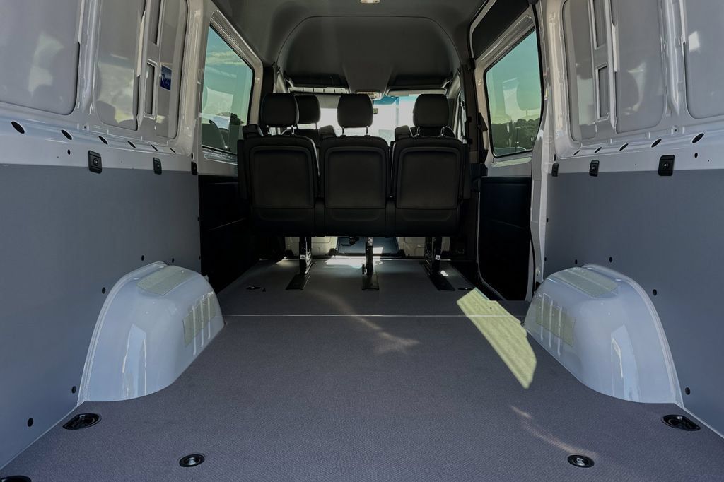 Used 2025 Mercedes-Benz Sprinter 2500 image 12