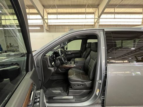 Used 2025 Chevrolet Silverado 3500 High Country w/ High Country Premium Package AWD/4WD image 15
