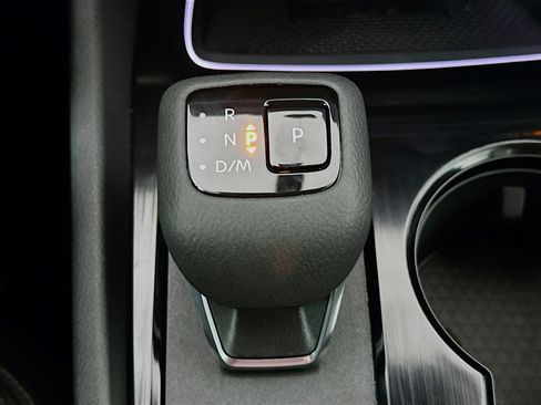 Used 2025 Nissan Rogue SL FWD image 25