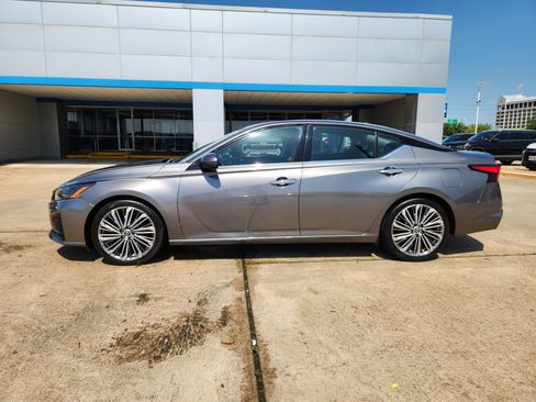 Used 2023 Nissan Altima 2.5 SL FWD image 5