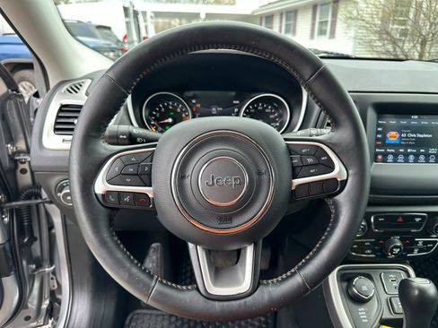 Used 2019 Jeep Compass Latitude w/ Popular Equipment Group image 21