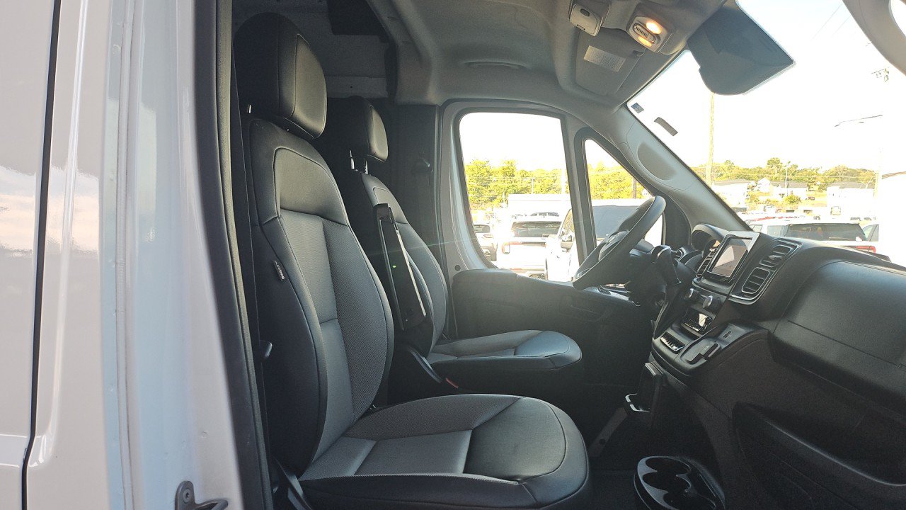 Used 2025 RAM ProMaster 2500 w/ Convenience Group FWD image 15