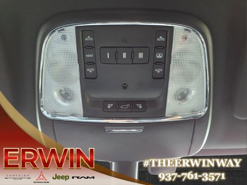 Used 2019 Jeep Grand Cherokee Overland AWD/4WD image 22