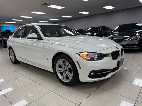 Used 2017 BMW 330e image 2