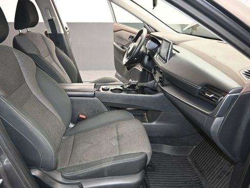 Used 2021 Nissan Rogue S image 22