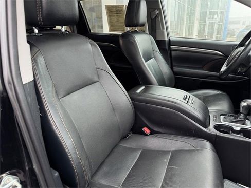 Used 2019 Toyota Highlander Limited image 11