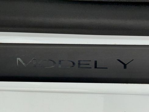 Used 2021 Tesla Model Y Performance AWD/4WD image 19
