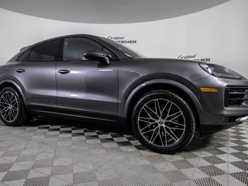 Used 2024 Porsche Cayenne Coupe image 10
