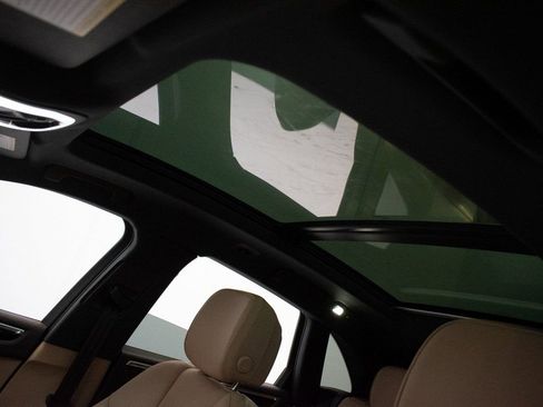 Certified 2025 Porsche Macan image 21