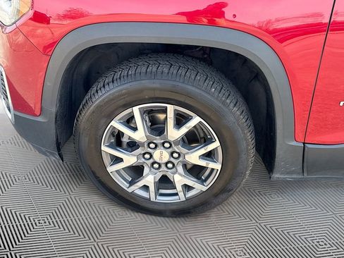 Used 2023 GMC Acadia SLT image 31