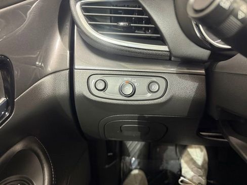 Used 2019 Buick Encore Essence image 16