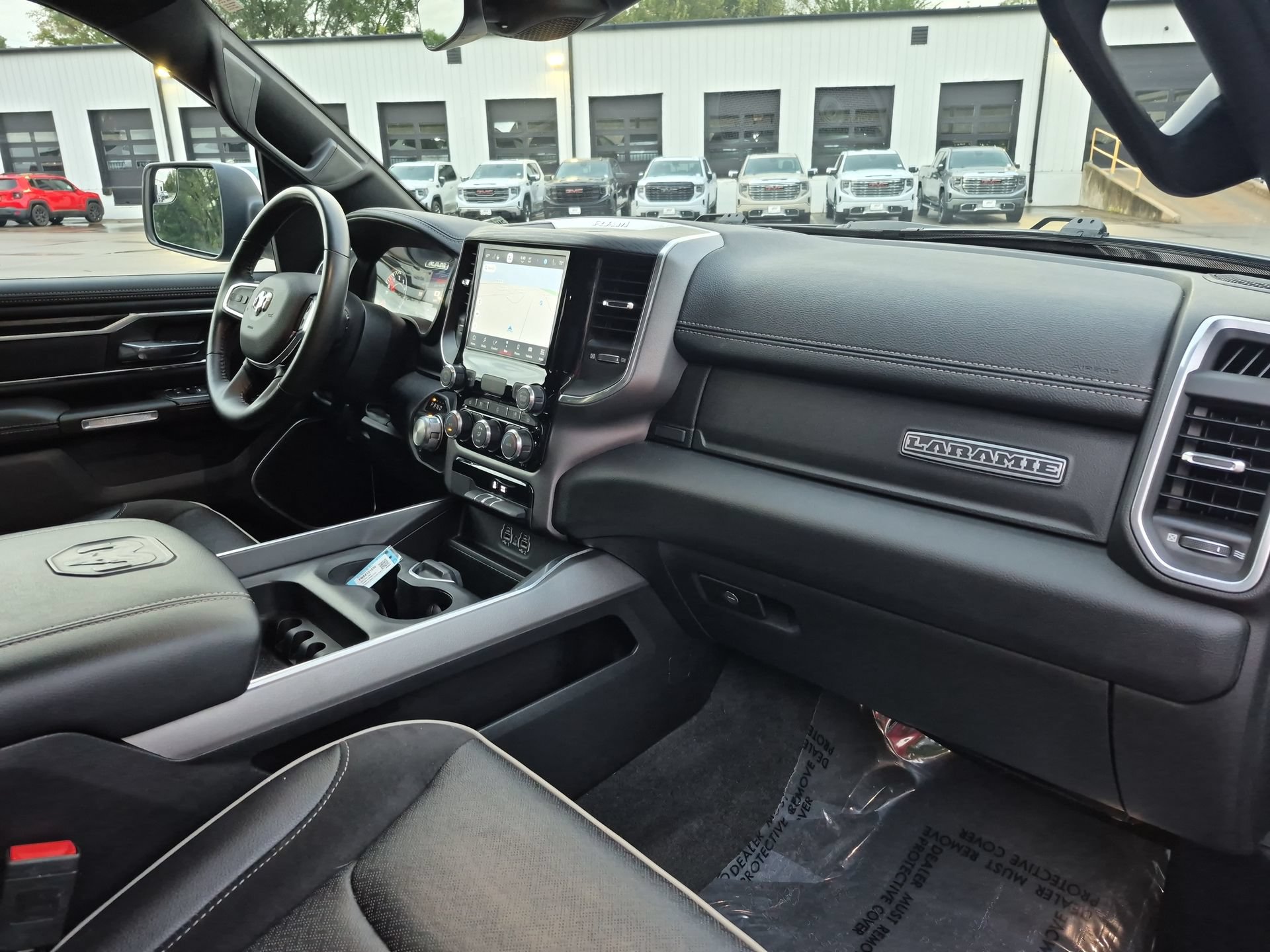 Used 2023 RAM 1500 Laramie AWD/4WD image 30