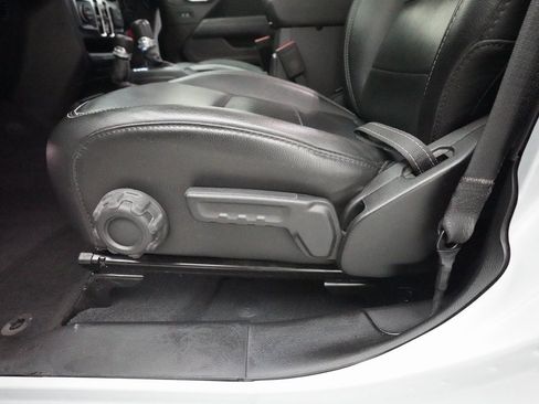 Used 2022 Jeep Wrangler Unlimited Sahara w/ Cold Weather Group image 28