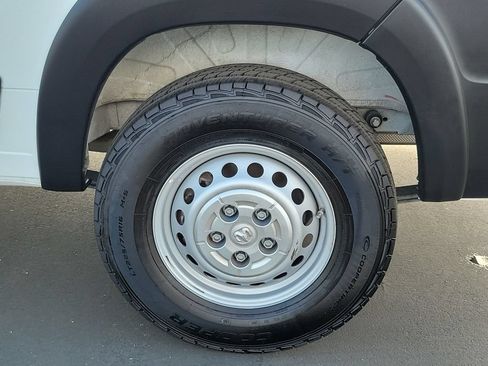 Used 2025 RAM ProMaster 2500 w/ Convenience Group FWD image 28