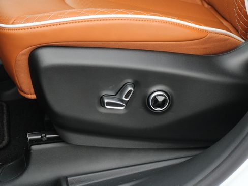 New 2026 Chrysler Pacifica Pinnacle image 4