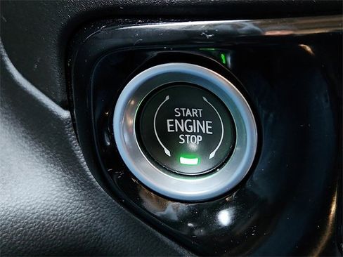 Certified 2022 Chevrolet Silverado 1500 LTZ w/ Z71 Off-Road Package image 20