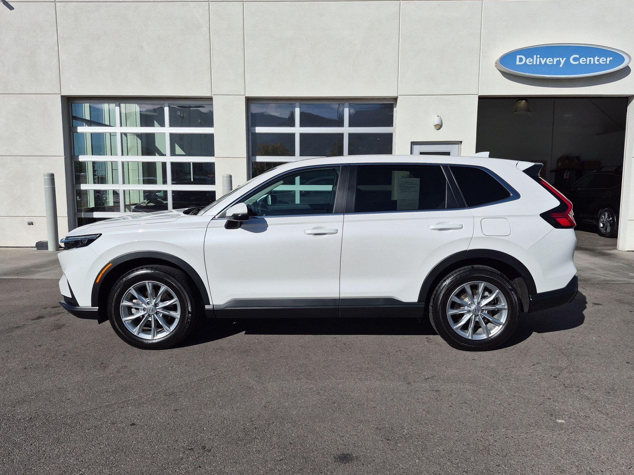 Used 2025 Honda CR-V EX-L image 9