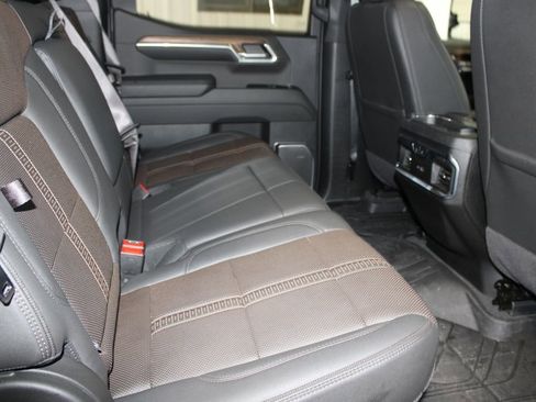 Used 2024 Chevrolet Silverado 1500 High Country w/ High Country Premium Package image 32