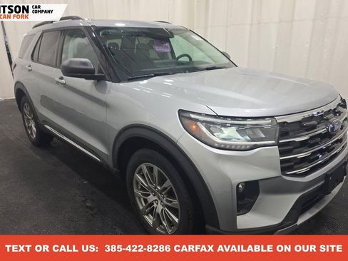 Used 2025 Ford Explorer Active w/ Active Comfort Package image 11