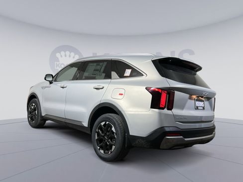 New 2026 Kia Sorento S image 4