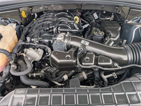 Certified 2024 Jeep Grand Cherokee Limited image 31