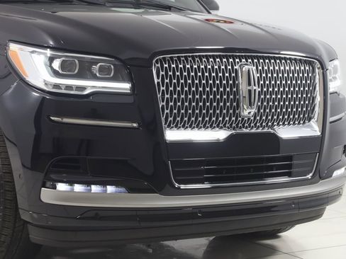 Used 2023 Lincoln Navigator Reserve image 43