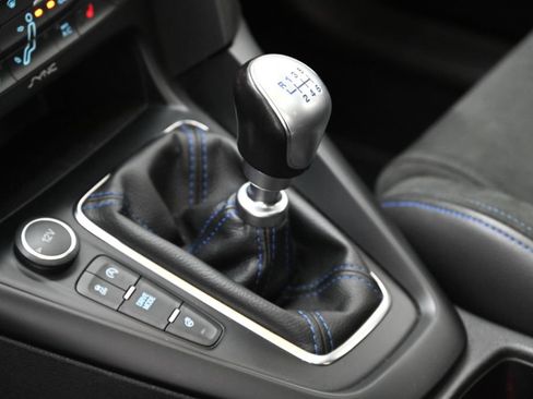 Used 2018 Ford Focus RS AWD/4WD image 39