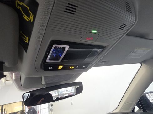 New 2026 Volkswagen Tiguan SE image 11