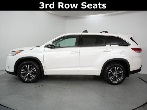 Used 2018 Toyota Highlander Plus image 4