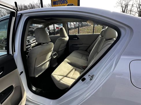 Used 2016 Honda Accord EX image 19