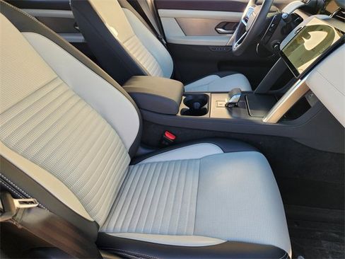 Used 2025 Land Rover Discovery Sport Dynamic SE image 14