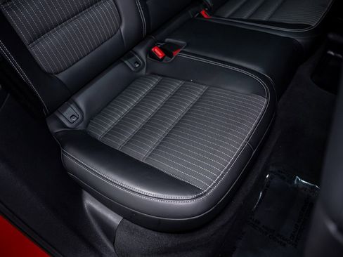 Used 2023 Porsche Macan T image 36