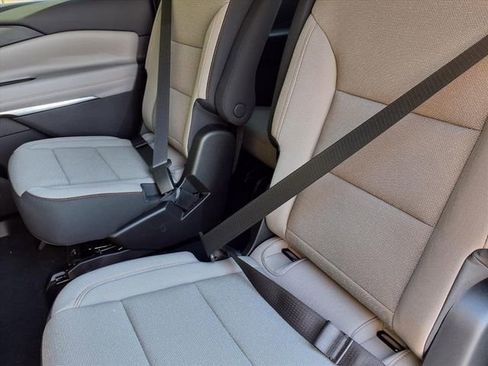 New 2026 Chevrolet Traverse LT image 6