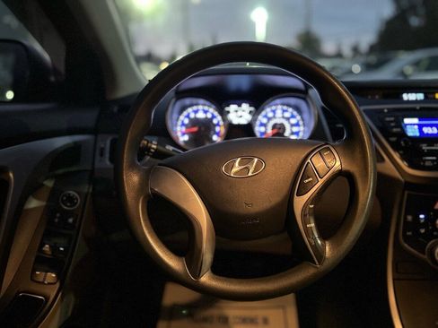 Used 2016 Hyundai Elantra SE FWD image 12