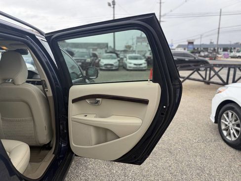 Used 2013 Volvo XC70 3.2 image 13