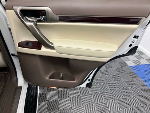Used 2018 Lexus GX 460 Premium image 18
