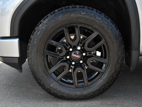 Used 2025 GMC Sierra 1500 Elevation w/ X31 Off-Road Package AWD/4WD image 12