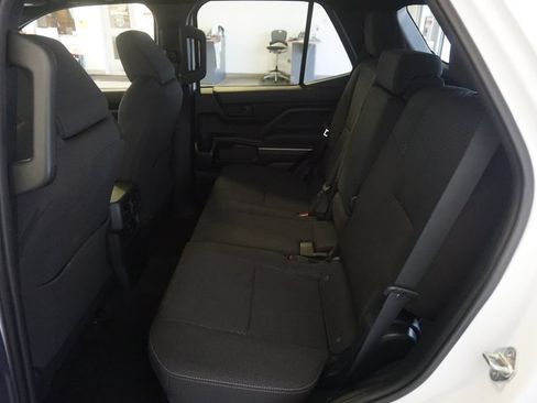Used 2025 Toyota 4Runner SR5 AWD/4WD image 17