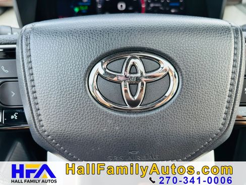 Used 2025 Toyota Sequoia Capstone AWD/4WD image 14