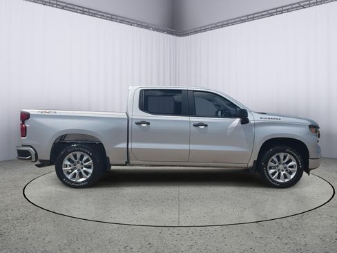 Used 2022 Chevrolet Silverado 1500 Custom AWD/4WD image 4